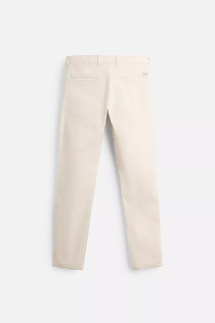 Pantalão chino de corte ajustado