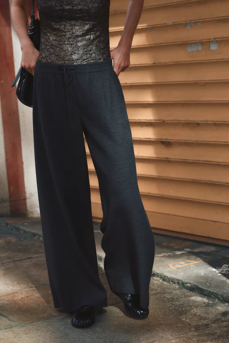 PANTALÃO GRANDE COM CINTURA ELÁSTICA